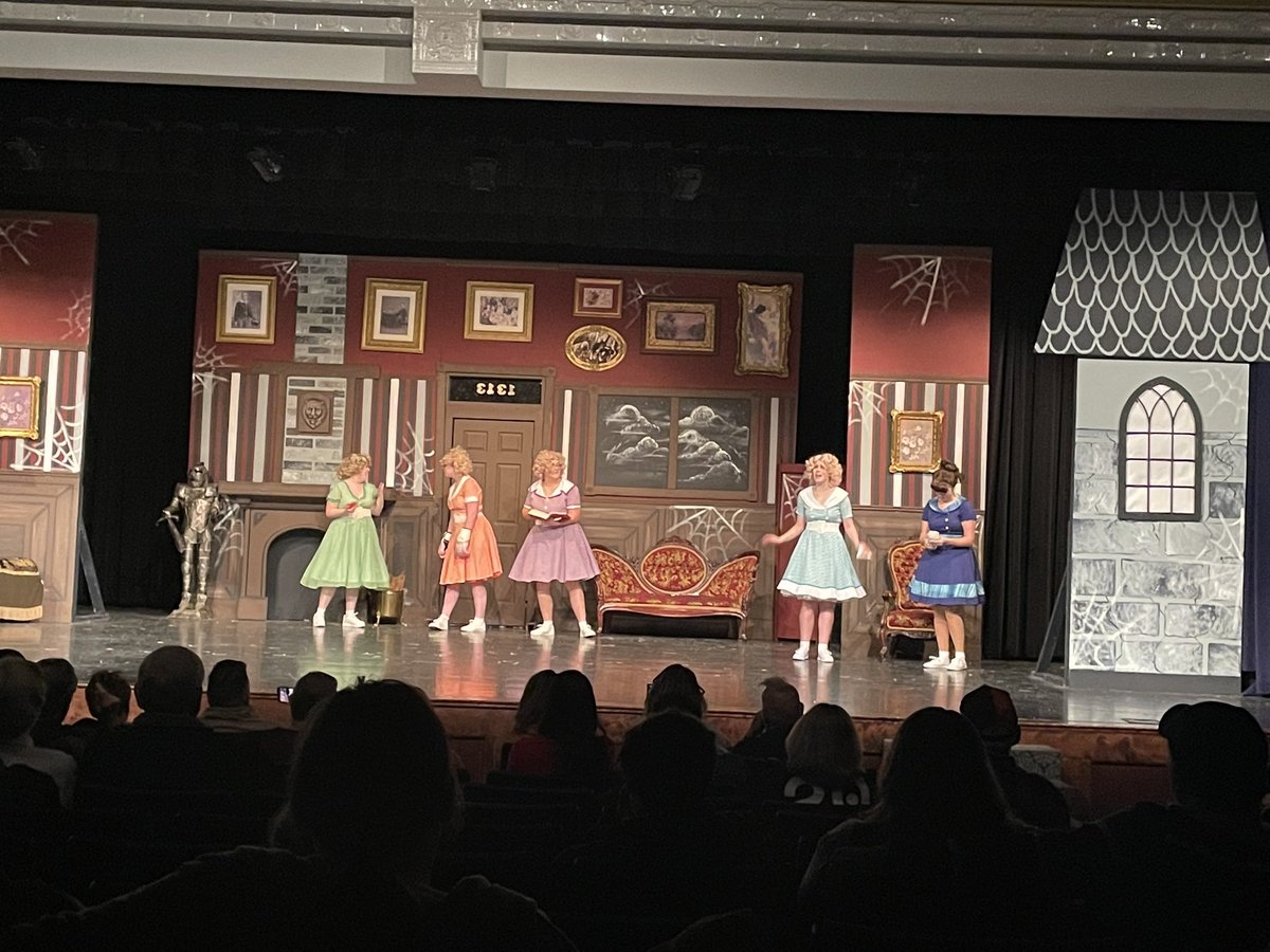 drsefrit's tweet photo. GREAT show tonight at SCHS! #Hilarious #LotsOfTalent #MonsterFun https://t.co/a9P8gsGqZG