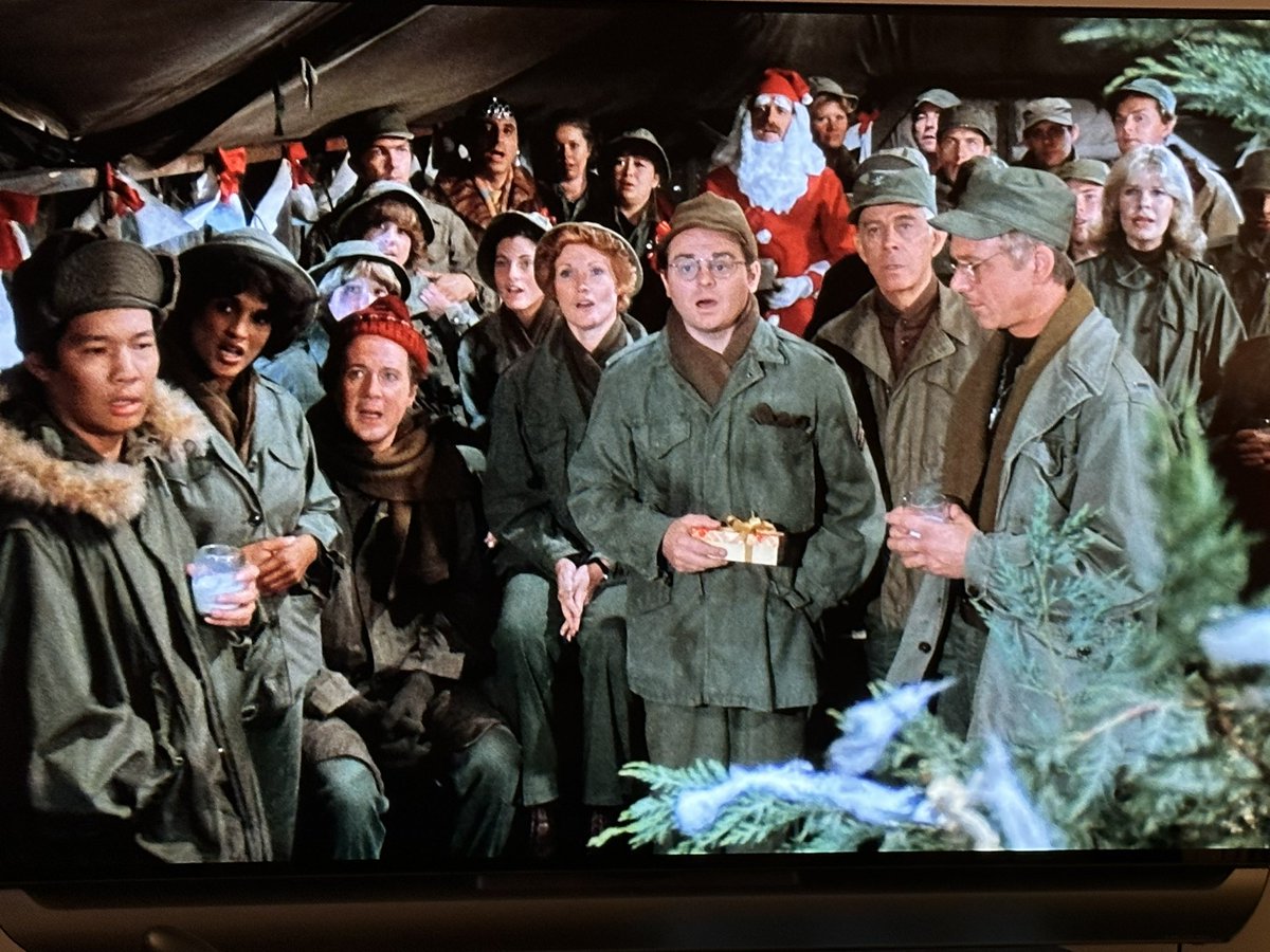bdrew73's tweet photo. Time for the annual MASH Christmas episode. #dearsis #mash https://t.co/lOBllKmtCa