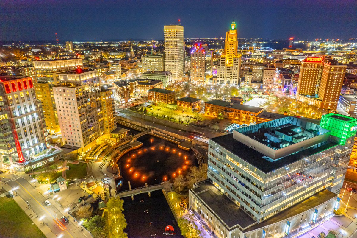 I knew Providence was going to light up today but I didn't expect this! My first time photographing the Superman Building lit up in any fashion. It's been worth the wait!