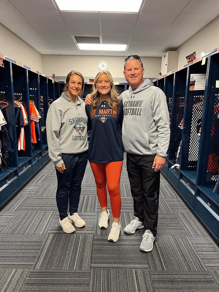 ashtyn6reen's tweet photo. Excited to announce that I will be continuing my academic and athletic career at UT Martin!

Wabash Valley will always be one of my favorite places along with the friends I have made there. Thanks to anyone and everyone who got me here! Go Skyhawks!🧡💙 https://t.co/FBh9V8wPt8