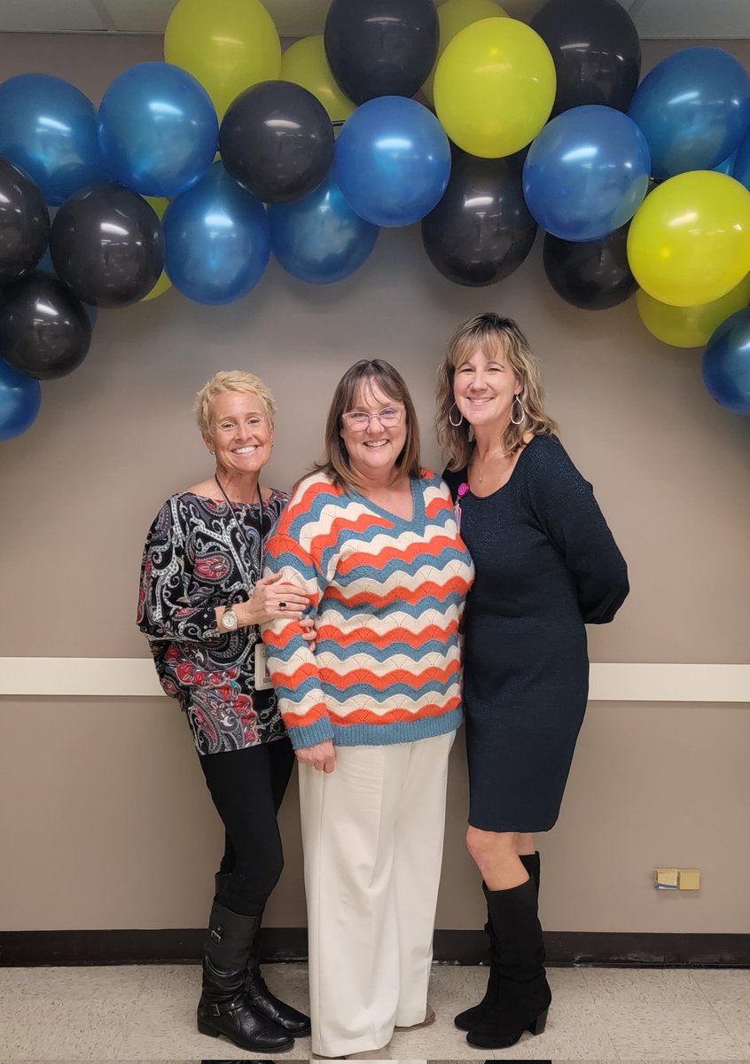 blkatz's tweet photo. GISD Behavior Academy 1 graduate with @dawnjesmer2 and @JulieMoncrief10 who created, organized, and got this whole thing rollin' plus who have supported me since the beginning. #TheGISDEffect #BeTheLight https://t.co/ra2Tgc8GWL