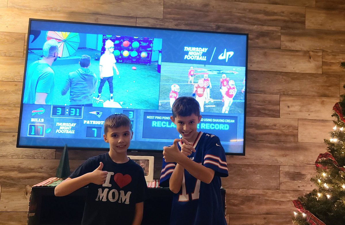 devriesl's tweet photo. @DudePerfect https://t.co/rts7VKBVur