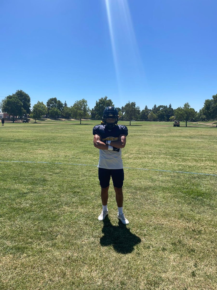 ALL-CONFERENCE LINEBACKER ‼️
SOPHOMORE YEAR HIGHLIGHTS 
Tackle Leader For Merced JC
87 Tackles #5 in American Division 
6’1" 210LBS  #15  
3 for 2 FULL QUALIFIER✅ 
SPRING GRAD
hudl.com/v/2JyHaz