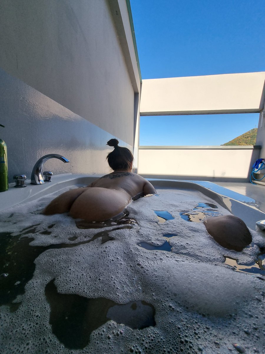 간만 외출..언제또나올까나?