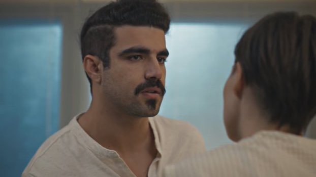 pablosodree's tweet photo. Ainda é difícil compreender em que lado o Pablo está na história, porque ao mesmo tempo que ele parece gostar de verdade da Maíra, por outro lado parece ser um jogo feito a pedido da Themônia da Vanessa! #TodasAsFlores https://t.co/RbYK3ns5EH