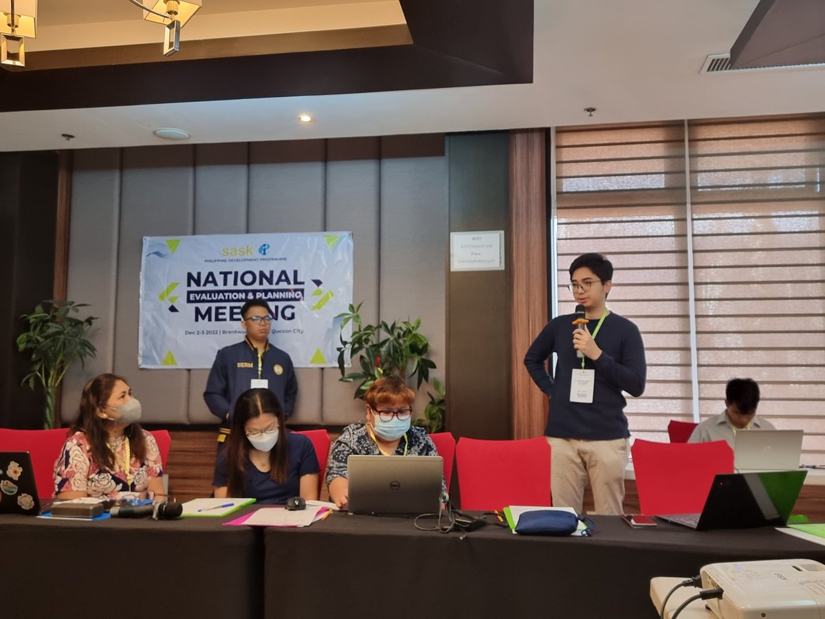 smp_ei's tweet photo. Sis. Jenni, Bros. Kej, Juha and Farizan present about #SASK and @oajry highlighting #Finnish #education and #Solidarity works
ATM: National Evaluation and Planning Meeting with @eduintAP Phl affiliates
#HTUR #SDGs https://t.co/M6RXGI3Qov