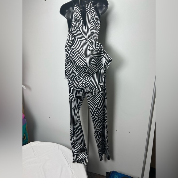 AraBri2's tweet photo. So good I had to share! Check out all the items I'm loving on @Poshmarkapp #poshmark #fashion #style #shopmycloset #lego #obermeyer #georgioustudio: https://t.co/M1tKyUBEru https://t.co/YyZVoqsNrZ