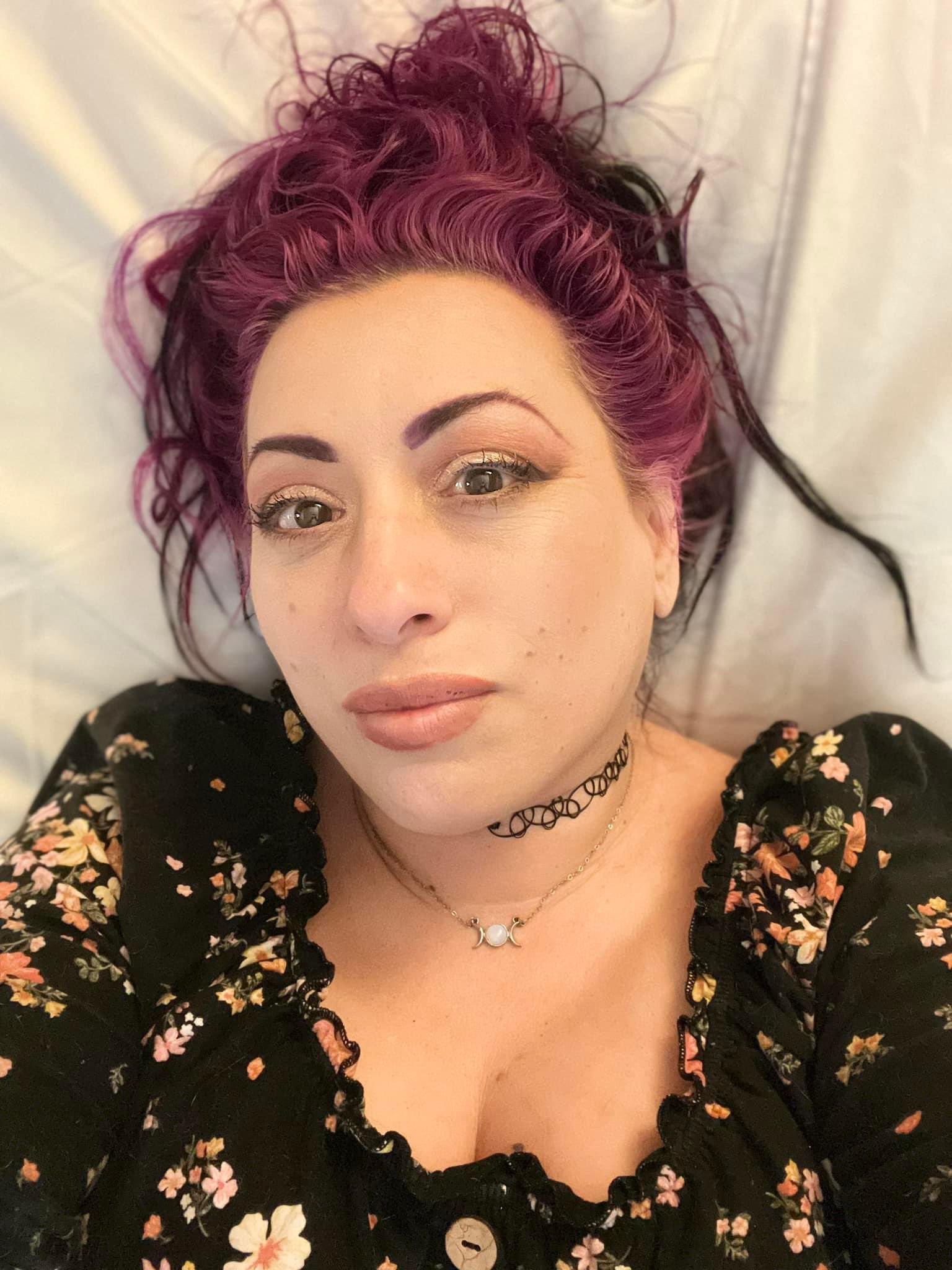 The Mad Harlot on Twitter "Retweet my shit and tell me I’m pretty