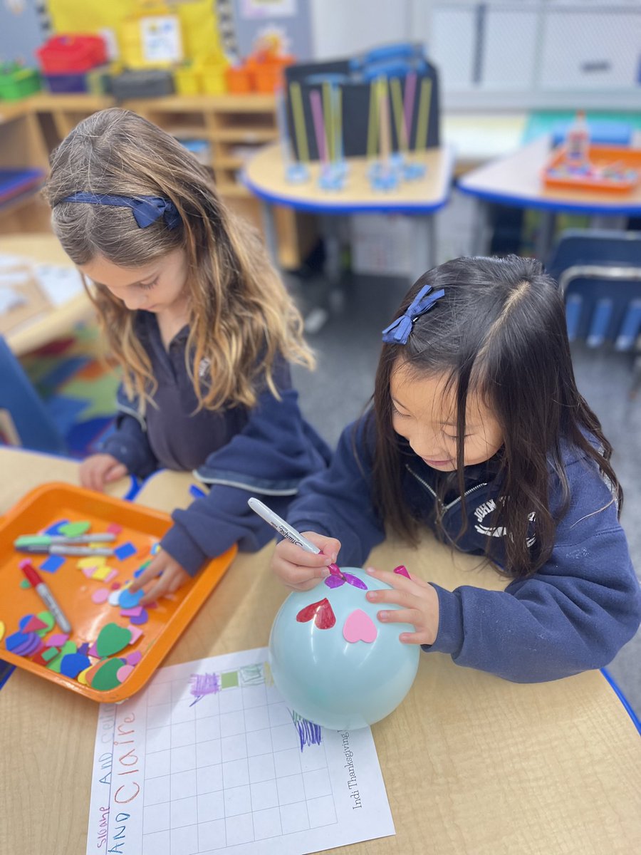 EmmaHedgcock's tweet photo. Today was Indi’s Thanksgiving Balloon Parade in Kindergarten! @Sphero @SpheroEdu https://t.co/29NmFVqemG