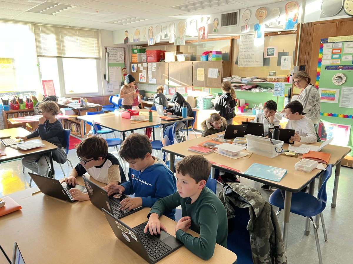 DrBurke_EdTech's tweet photo. Got to visit Mrs.Pappaceβs 5th Graders during #GeniusHour today & brainstorm with students how to move from block-based to text-based coding. My favorite comment by a student was βI feel so accomplished!β after he tinkered with web-based @microbit_edu ! @BCSDNOTES #CSandDF https://t.co/d9QfqN20WW