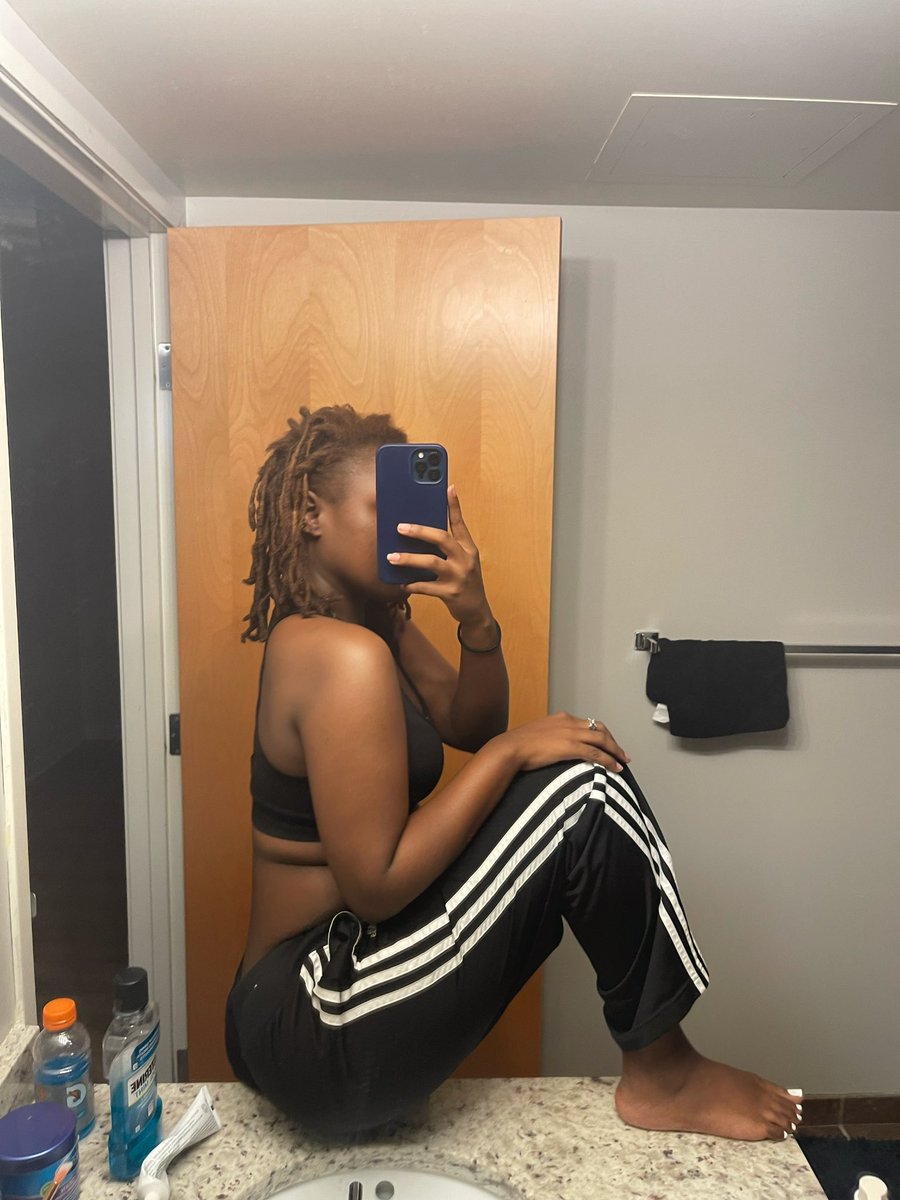 ChocolatexB's tweet photo. Who’s ready to spoil an all natural Queen? I need paid tonight! 👸🏾

#feetfinder
#feetworship
#feetpic
#feetselling
#feet
#feetbuying
#feetsoles
#feetebony
#sellingcontent
#soles https://t.co/iY4pGDlbbo