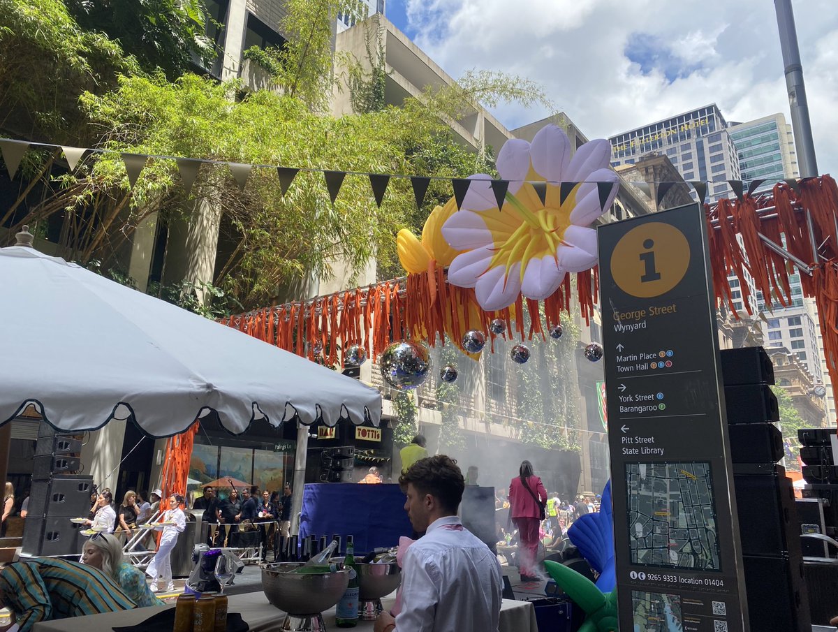 How much does Sydney hate the “trams”… ? just enough to block off George street for 3 days perhaps?.. not knocking the actual festival but it speaks volumes #Sydney #openforlunch