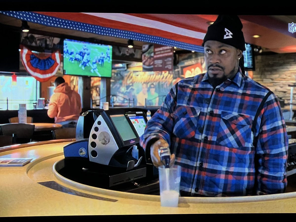 Beast Mode going back to the Buffalo Applebees is elite content