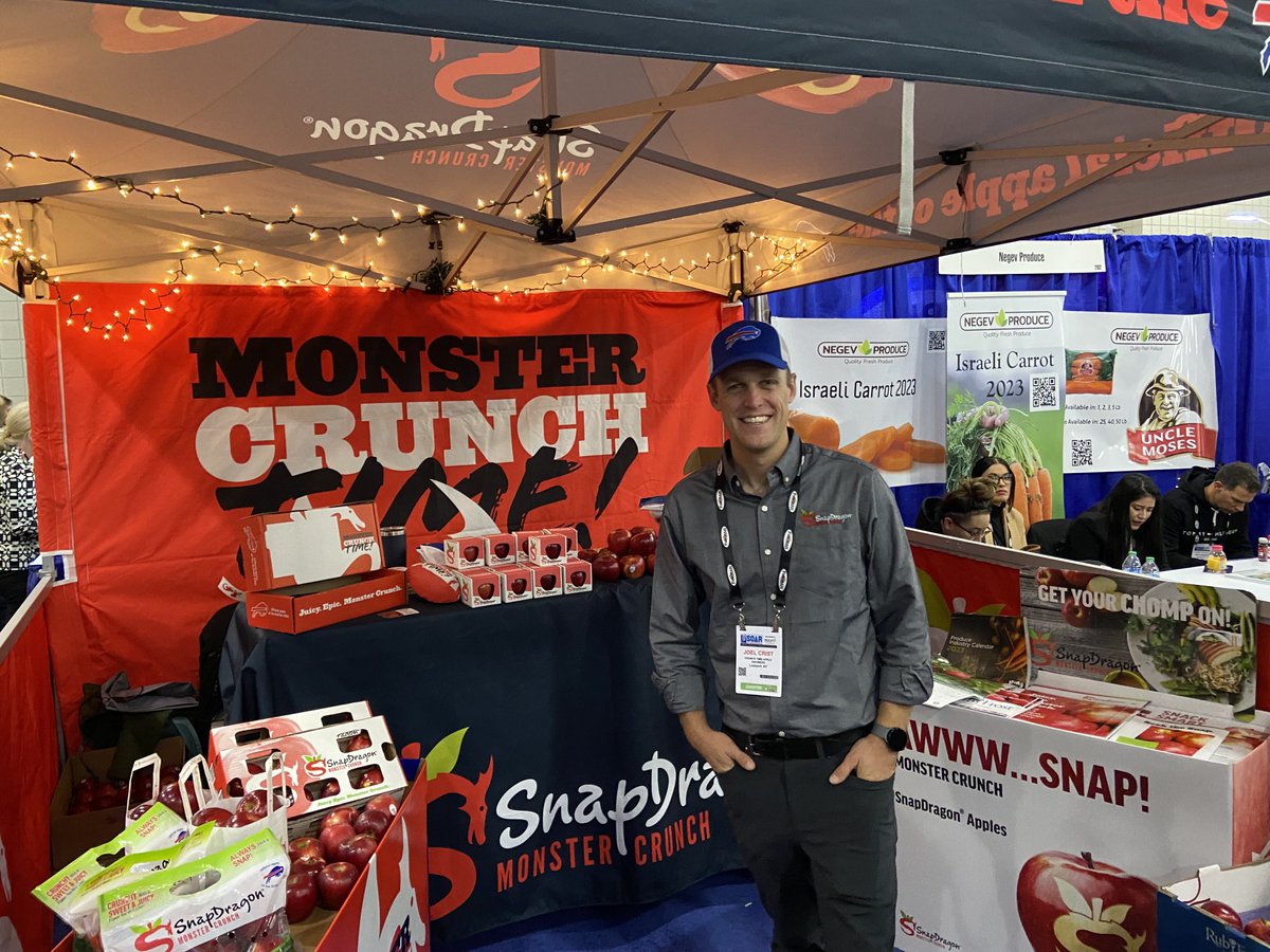 ChrisWatkinsCU's tweet photo. Celebrating New York’s SnapDragon, official apple of the Buffalo Bills at the NY Produce Show. https://t.co/uJvC766TjI