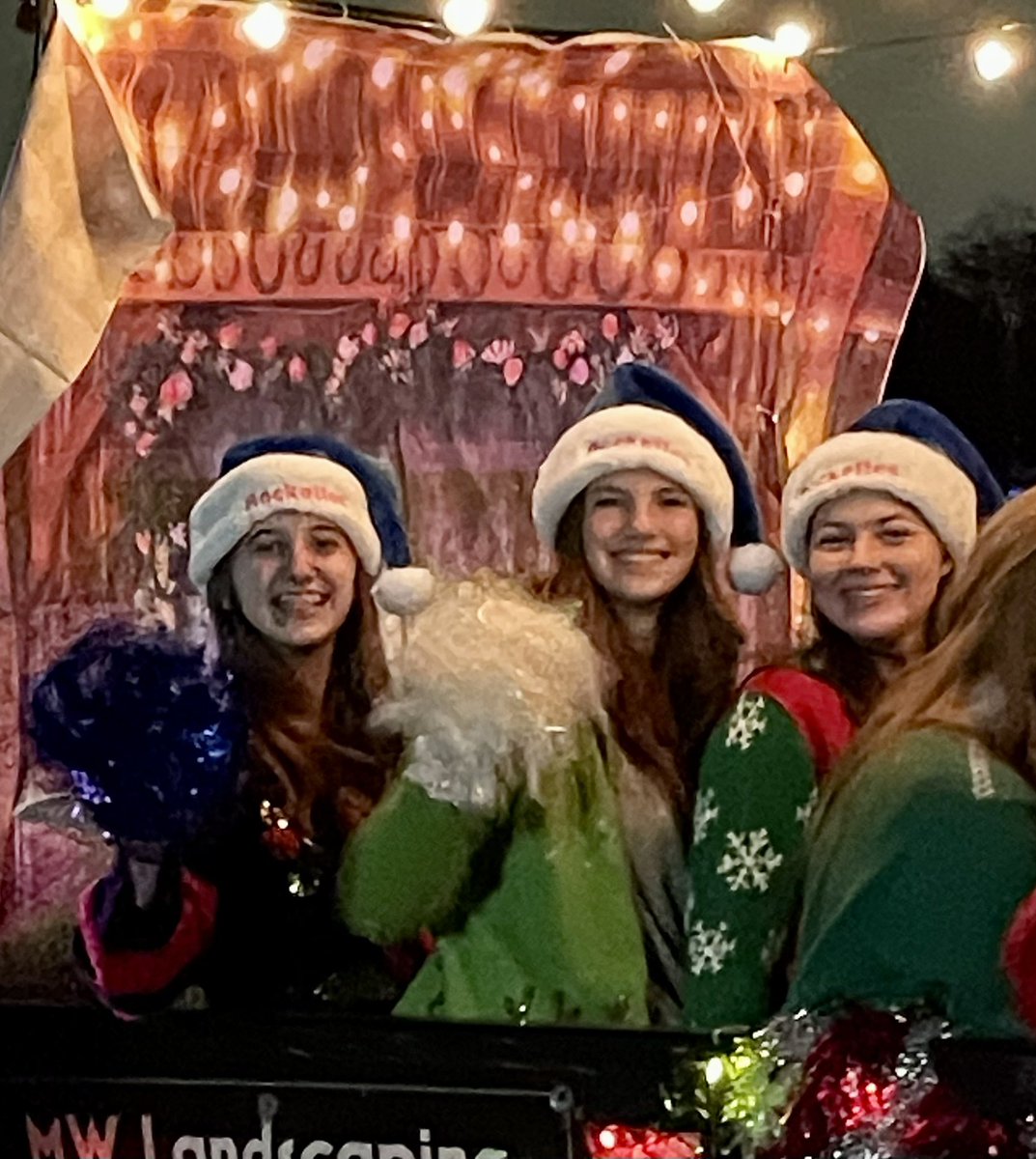 DevSamuelson's tweet photo. I love Christmas cheer!Especially from my favorite choir and drill team! 💙🎄 https://t.co/DtCjSSVJ9Z