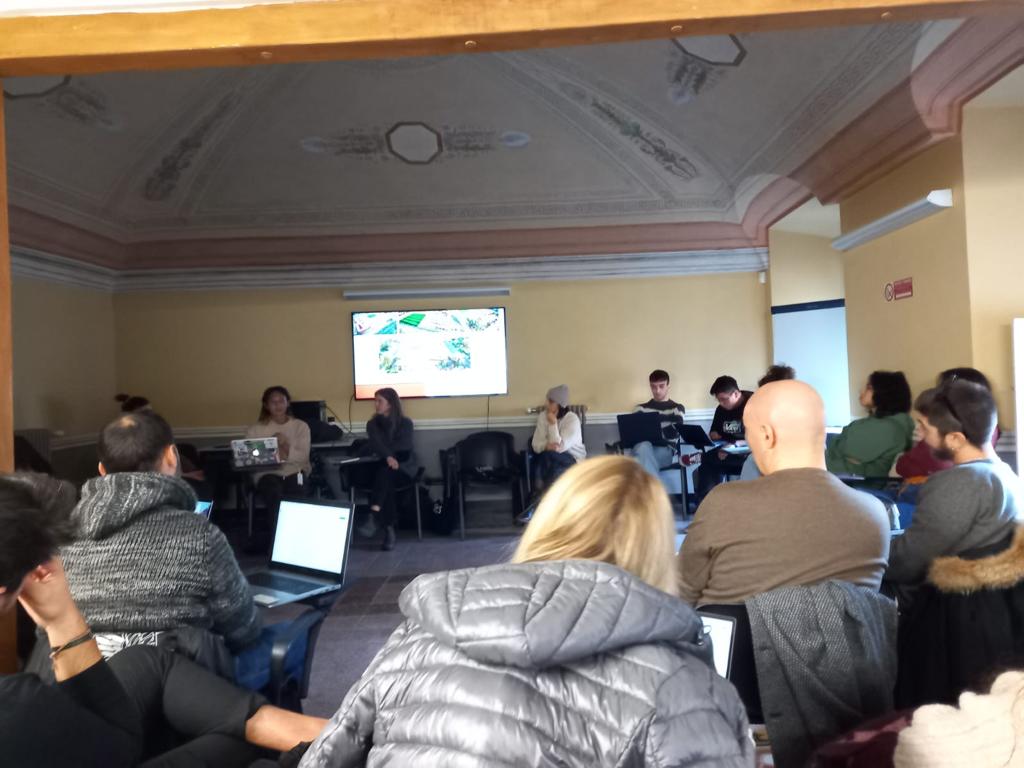 Mendongengi mahasiswa italy