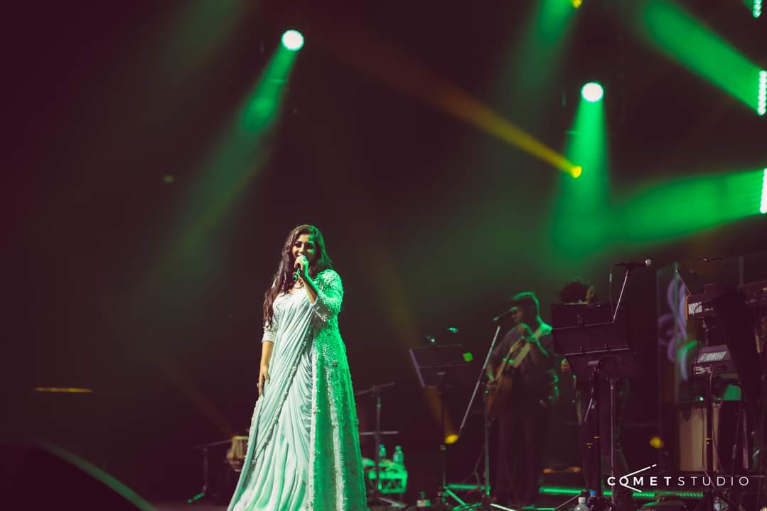 SonaSsg's tweet photo. *NEW CLICKS*
Some coolest snaps from @shreyaghoshal 's #Brisbane concert created such musical mahol apparently...
#20YearsOfSG #SGslayed https://t.co/61Y0rKfQYw