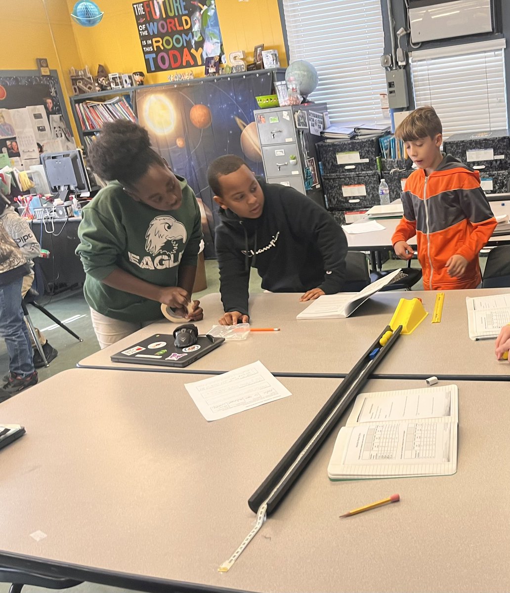 katscot's tweet photo. We had some potential &amp; kinetic energy fun today! #welovescience https://t.co/KgcHqhJxKq