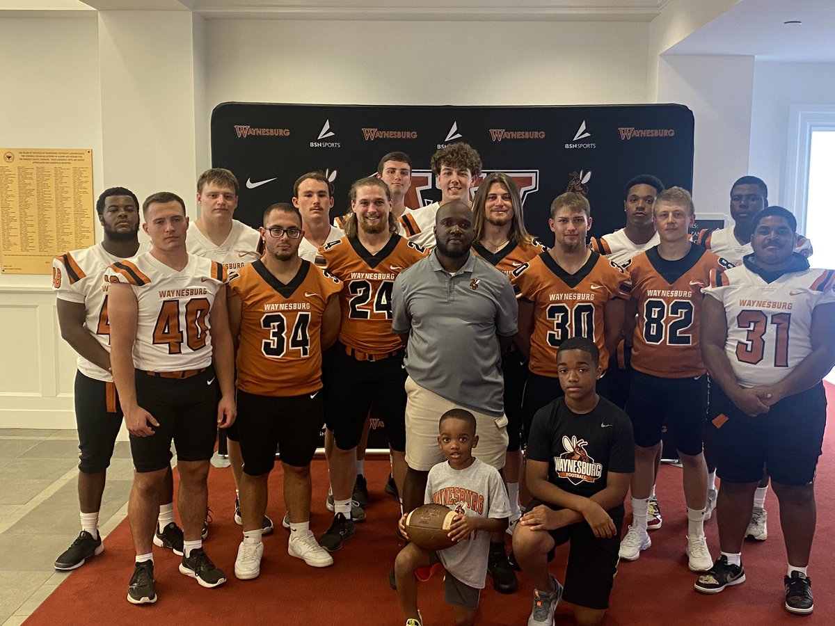 coachlondonIII's tweet photo. Family 🧡🖤 https://t.co/NnFgI84Omp