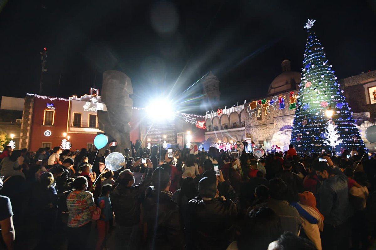 LorenaAlfaroG's tweet photo. ¡Levante la mano el que ya esté listo para nuestra #VillaNavideña2022!🤚🏽
Del 9 de diciembre al 8 de enero podrás disfrutar de muchas sorpresas en nuestro #CentroHistórico, tales como: 

🎡Rueda de la Fortuna
🚂Trenecito 
❄️Túnel de Luces y Nieve
🎄Bosque Navideño
Y más… https://t.co/0jftg3WfKd