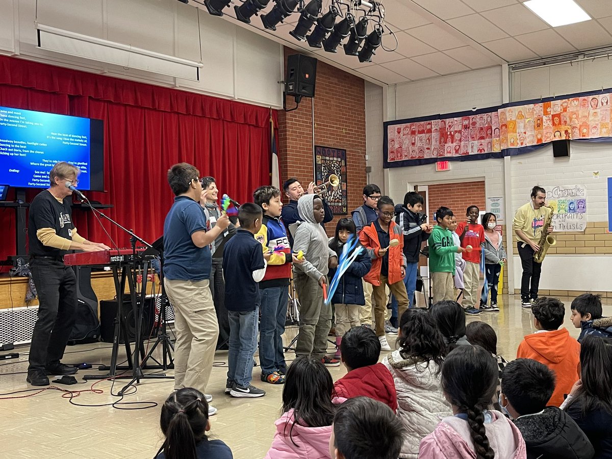 MrGallowayROCKS's tweet photo. Had so much fun today with the Austin Jazz Workshop @GHWootenWarrior @AISDArts https://t.co/sN332xy3IO
