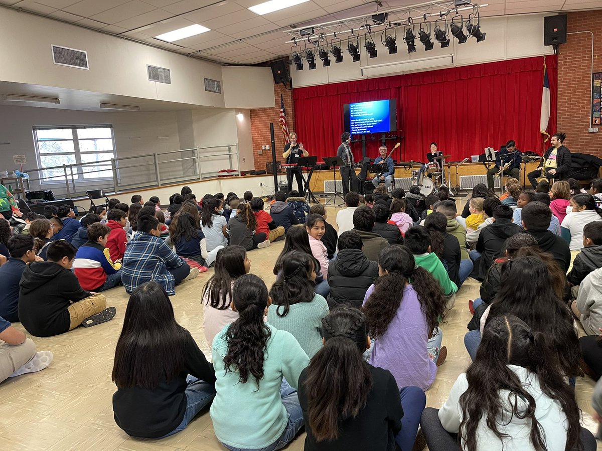 MrGallowayROCKS's tweet photo. Had so much fun today with the Austin Jazz Workshop @GHWootenWarrior @AISDArts https://t.co/sN332xy3IO