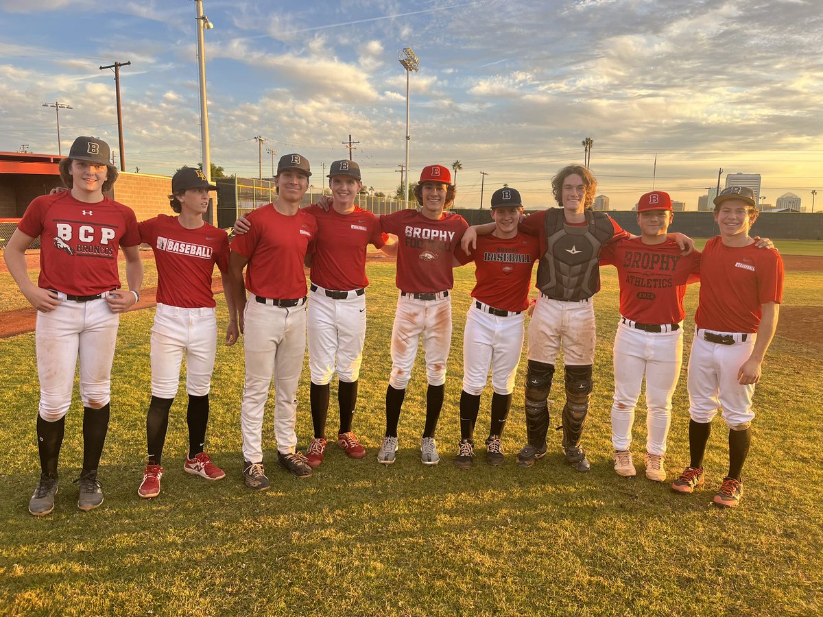 BrophyAthletics's tweet photo. Fall World Series Champs! https://t.co/oCEdbFg7Zq