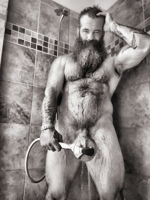 Shower time! https://t.co/9C1X4oEaV4