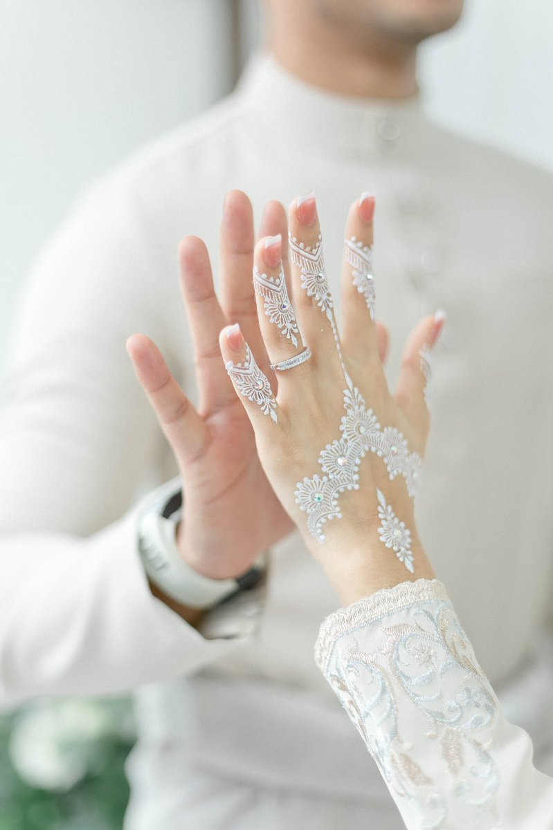 saya sepatutnya bernikah pada 1/10/22, tapi saya putus tunang 32 hari sebelum tarikh majlis. saya ada 5 barang hantaran yang saya nak jual semula pada harga yang lebih rendah dari pasaran. semuanya baru. 

tolong retweet untuk rezeki saya. ini adalah bebenang: