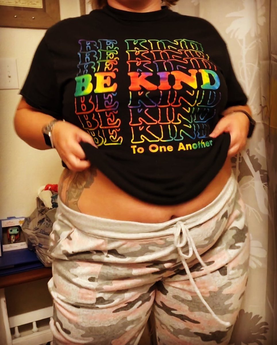 BigBottomBettie's tweet photo. New boobs are looking good! #bigbottombettie #BBW #flashing #bekind #chicksdigscars #bettiebwren https://t.co/cGmceArDpy
