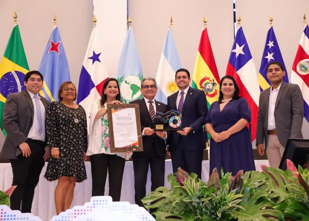 midespanama's tweet photo. El máximo galardón en la premiación Buenas Prácticas Sello #ODS2022 se le reconoce, por segundo año consecutivo, a @utppanama que sobresale con seis (6) proyectos. ¡Felicidades! https://t.co/m1wAFWntjn