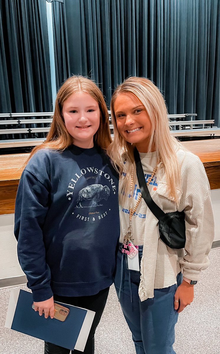 LisaJohnson716's tweet photo. What an honor to watch my former student, Paislee, receive an Optimist Youth Appreciation Award tonight. I’m so proud of you, Paislee! 💛💙 https://t.co/7puvSb20db