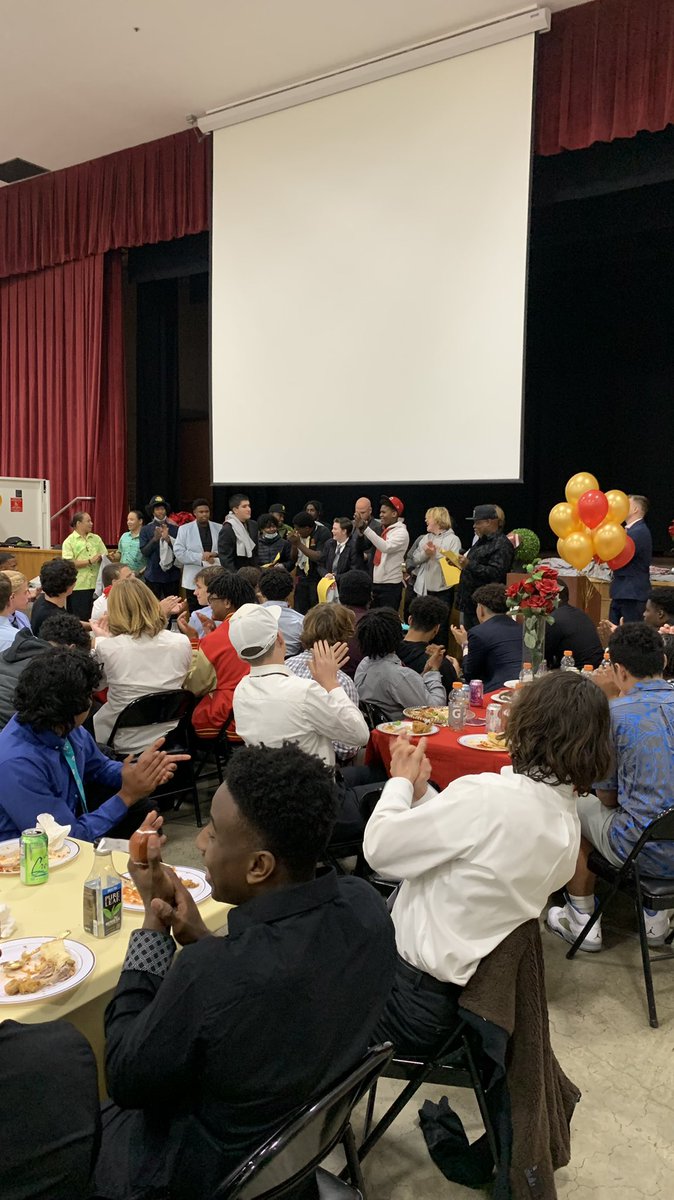 Berkeley High’s Awards Dinner is really something special.
#TheBuzzIsBack

<a href="/BHSJacketsFB/">BHS Football</a> <a href="/BHSJacketsFB/">BHS Football</a>