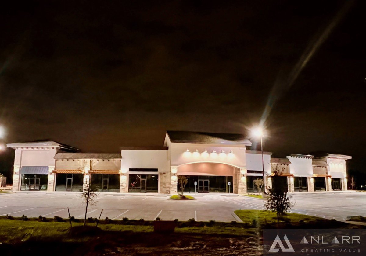 anlarrteam's tweet photo. Another New construction done with 15,000 Sq ft of Retail space at Manvel, Tx https://t.co/KstcnBrmzU