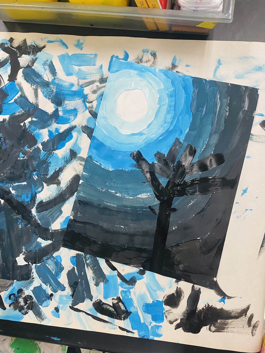 Rosaliasalazarr's tweet image. Fifth grade worked on #colorgradients. They reviewed how to make #tints and #shades. #colortransitions create such beautiful effects.
We added a little tree at the end, of course 😂🌳💚