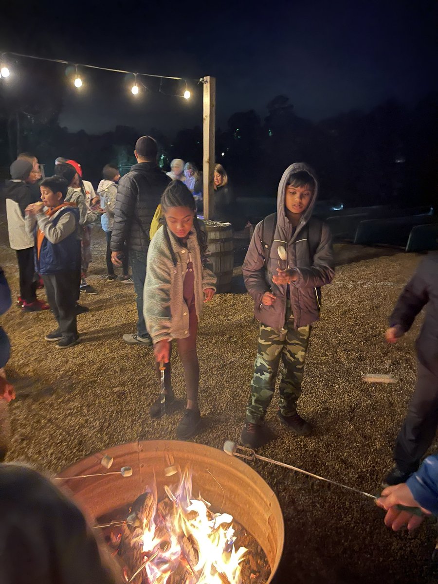 MsPlassman's tweet photo. S’mores!! https://t.co/nUz4JerVXc