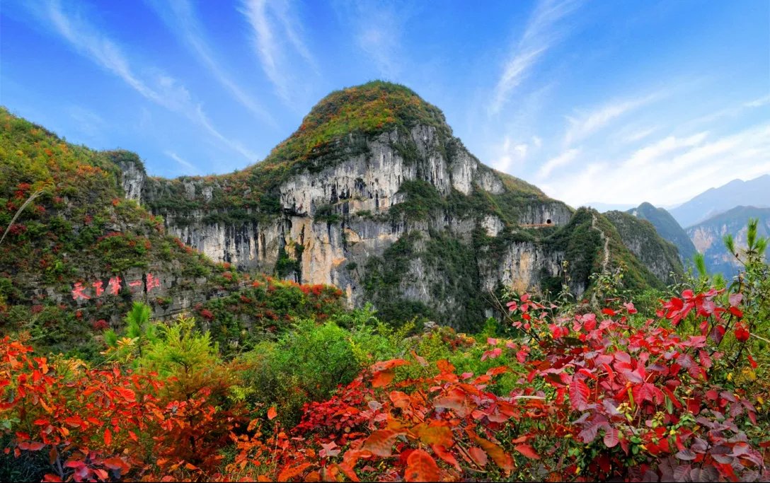 iChongqing_CIMC's tweet photo. In #Chongqing, the traditional Three Gorges tours are mostly road trips or boat tours, and the fatigue of boats and cars makes many tourists stay away. This year, the #Zhengzhou-Chongqing high-speed railway opened, providing a new option for #ThreeGorges tourism.
#RailwayPower https://t.co/ildqCrped9
