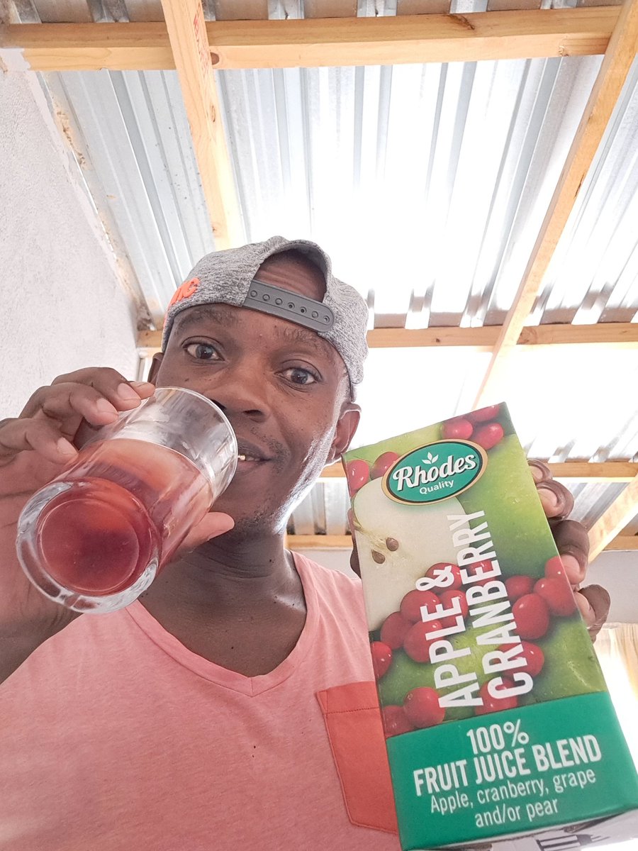 TshepoM61158154's tweet photo. My indulge with Rhodes Quality 100% Juice for Summer thirsty π
#ECRRhodesQualitySummer
#GoWithGoodness
@ecr9495 https://t.co/MuzBGCWs53