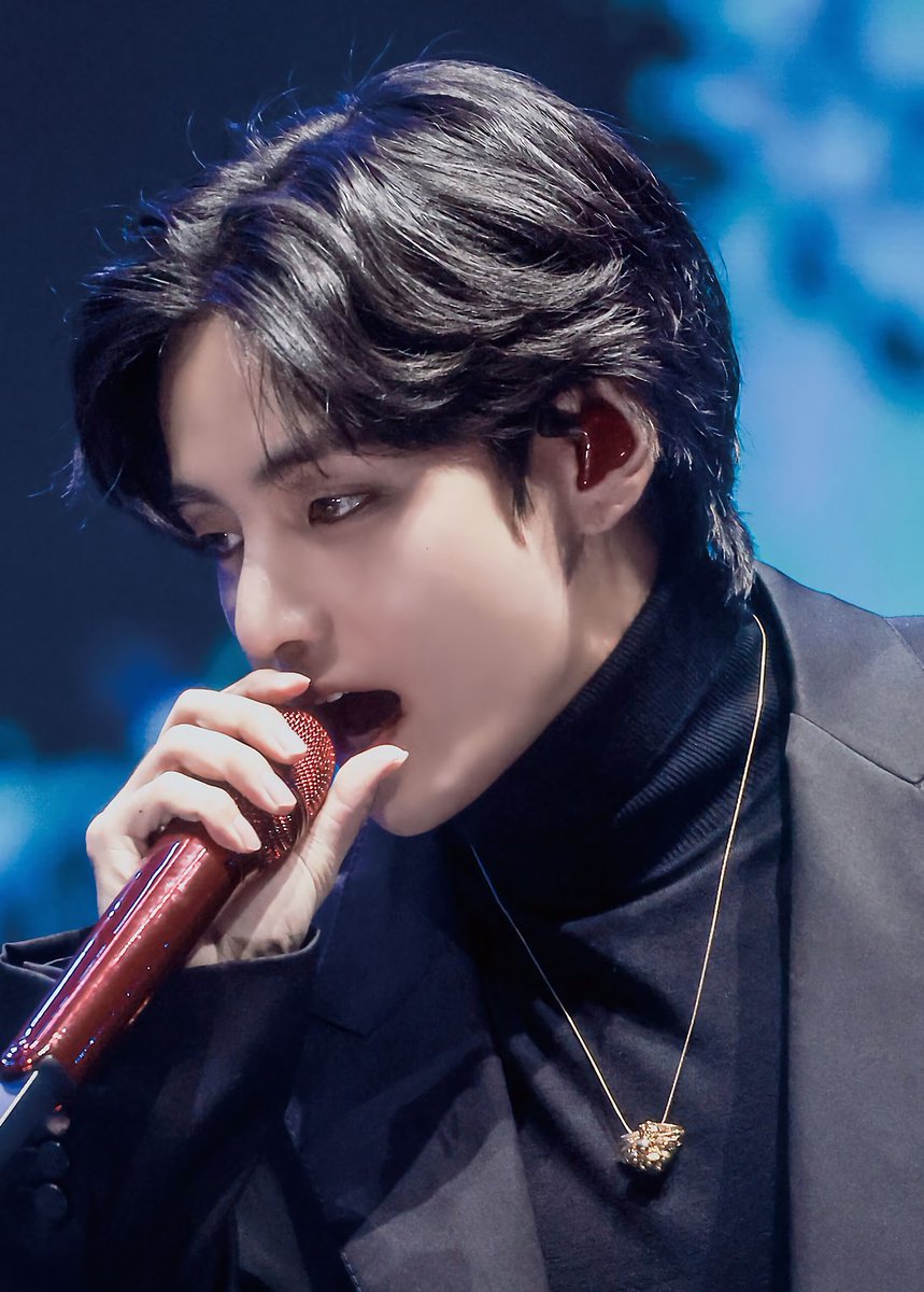hanaosaka1's tweet photo. #BTS #BTSV #テテ #태태 #V #김태형 #Taehyung #뷔 #방탄소년단뷔 #보라해 #ARMY #VFOCUS #テヒョン #tetsuo #KTH #방탄 #KIMTAEHYUNG https://t.co/XTUMHpOHny