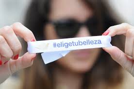 CamiRE222's tweet photo. @PaolaMKT Dove concibió una campaña que llegó al corazón de todos. A través de un video, Dove lanzó la campaña ‘Elige Tu Belleza’, con la que animó a las mujeres a reflexionar y reconsiderar el concepto de belleza que tenían y con el cual se ‘evaluaban’ a sí mismas.#PrincipiosMKTUSFQ https://t.co/5nvCNY2UxE