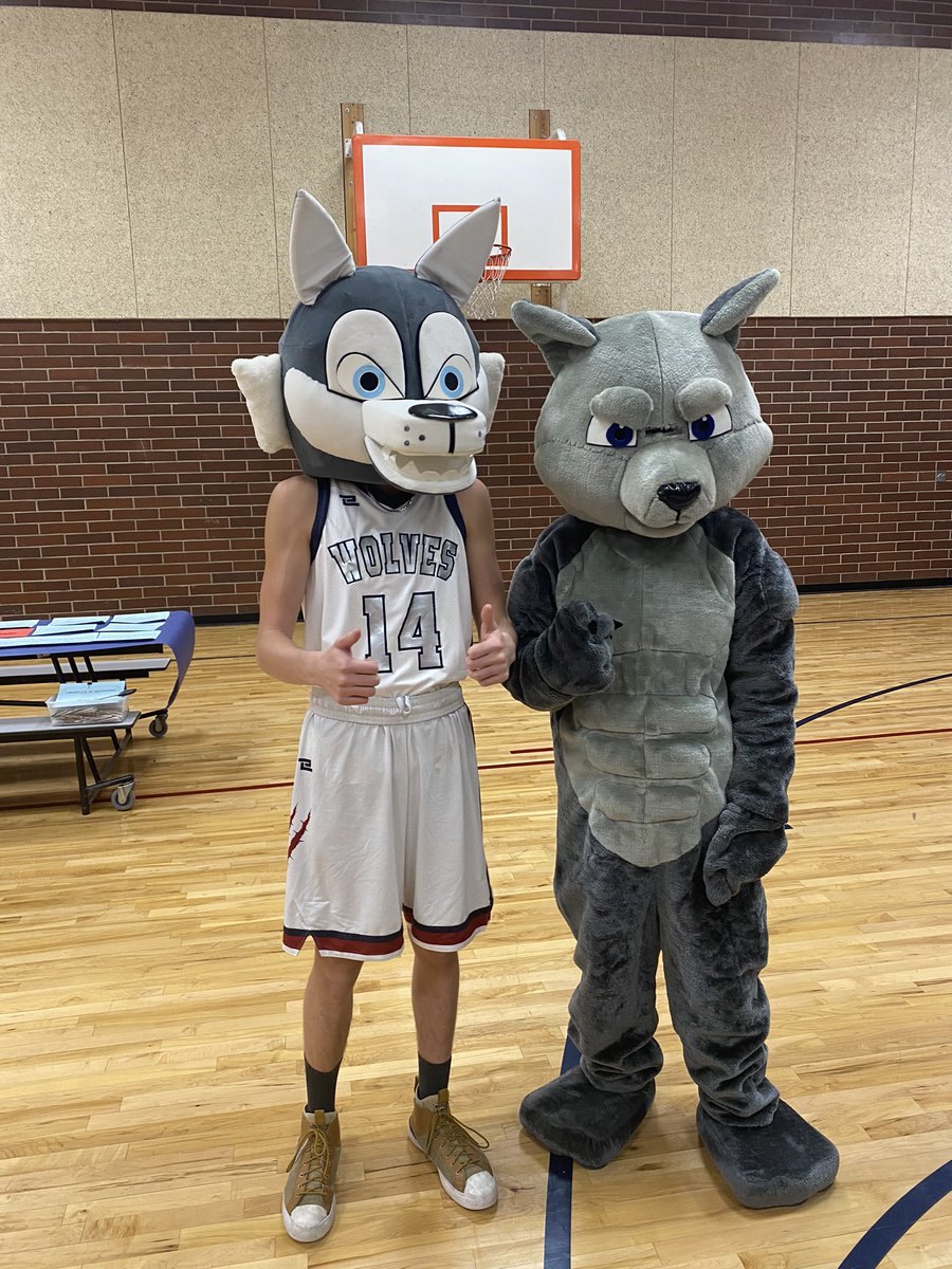 HannahH93944928's tweet photo. We had a great celebration for the  “Leaders of the Pack” today! Thanks to everyone who helped set up and take down! Also, thanks to all the parents and teachers for always supporting our students! #sesisthebest #seviersdstrong https://t.co/mhbURyUN1j