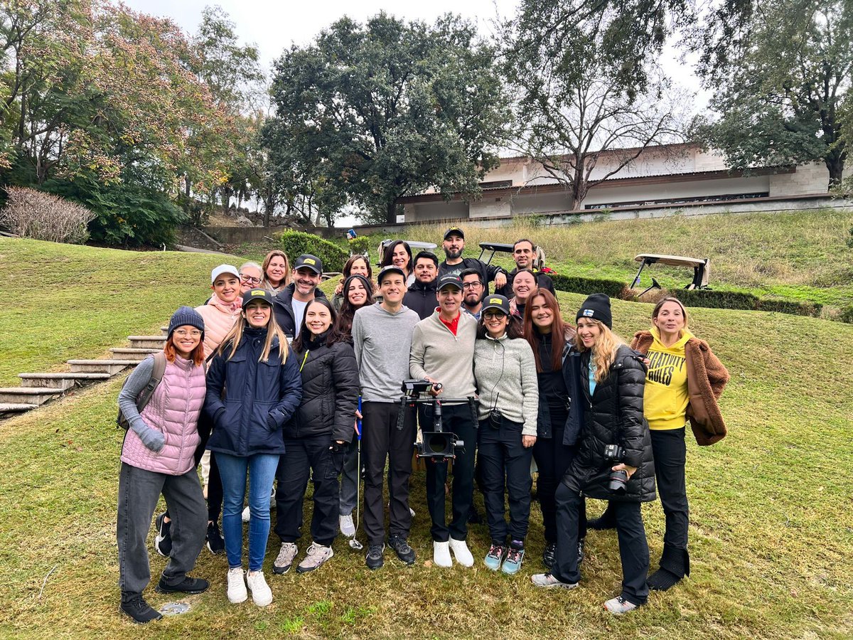 De visita en Monterrey, han sido dos días de mucho trabajo, pero muy contenta y emocionada. Gracias <a href="/panchogzz/">Francisco González</a> por todo tu apoyo y generosidad, también a todo el equipo de <a href="/HolaBrands/">Brands&People</a>  por sumarse en esta nueva aventura: <a href="/xuntas_/">Promesas Mexicanas</a>