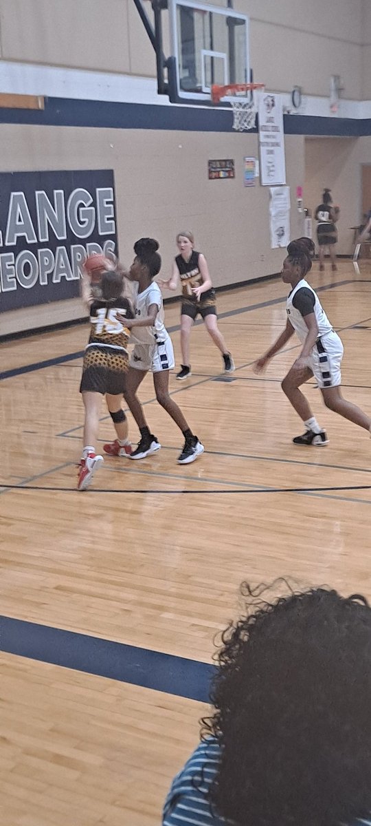 EmilyCathey's tweet photo. It was a great night of 7th grade basketball 🏀  in Columbia. The girls had some tenacious rebounds and steals. We got the W 22-14. @FPSActivities #fmsteach Rest up for Saturday, Hornets! https://t.co/eMD5H0n2tN