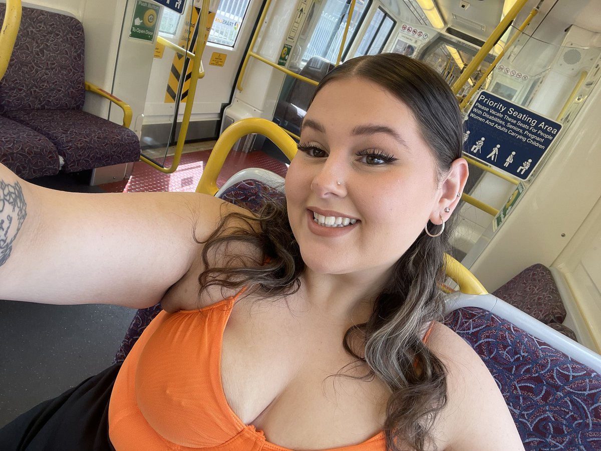 kassie-on-twitter-only-been-waiting-since-feb-2020-to-see-5sos-again