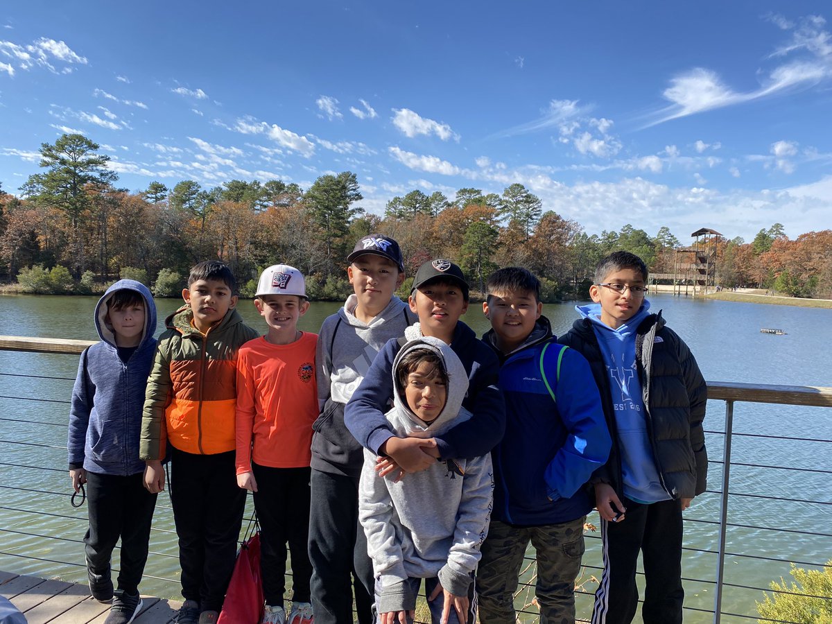 sharonsuhsclass's tweet photo. And the fun continues! Camp Allaso Day 2! @5thgradecamp22 https://t.co/tZngQw4ySf