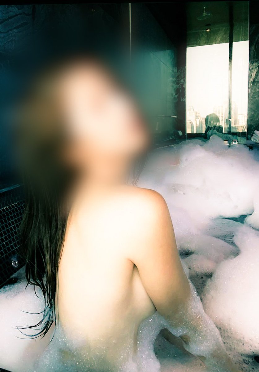 Been outta Town for the past 2 TGIFs! Thanks for all your messages guys🥂