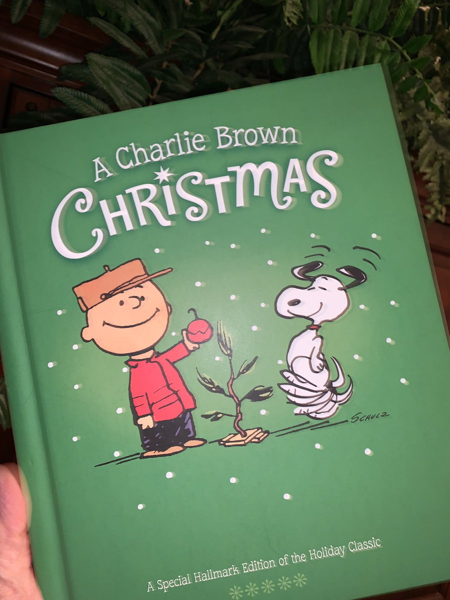 LibrarianArnold's tweet photo. βTis the season! #FBISD_Libraries #FBISDLiteracy https://t.co/yNqHR45o1a