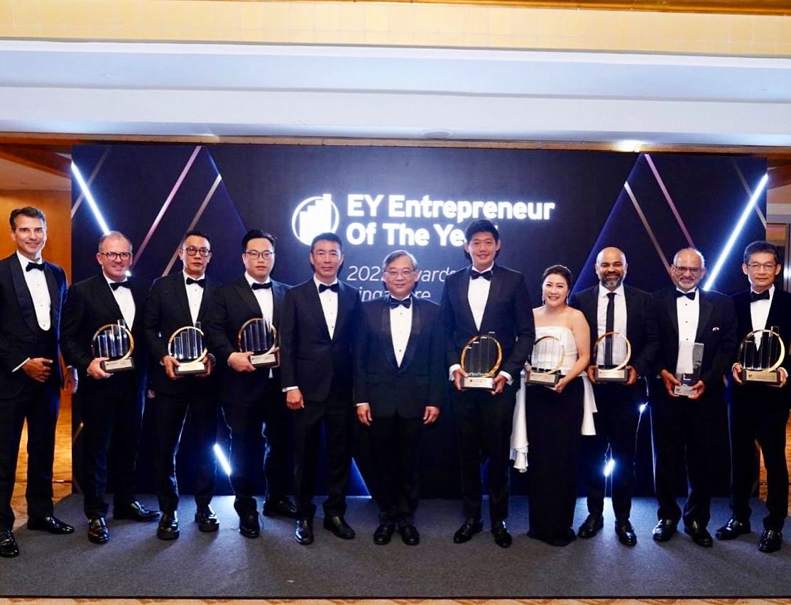 KaneBlack_'s tweet photo. Honoured to be awarded winner of the ⁦@EY_Singapore⁩ Entrepreneur Of The Year 2022 - Biotechnology 🇸🇬

The award is testament to the highly talented, dedicated and passionate team that forms the backbone of everything we do at INEX Innovate 

#EYEOYSG #EYEOY #Entrepreneur https://t.co/lEvWNAAFHU