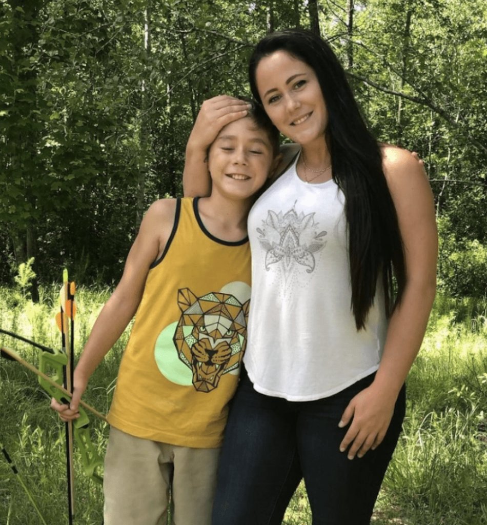 ~Jenelle Evans Ignores Upset Son In Shocking Video, Gets Roasted By Commenters~
https://t.co/ClZOK5z7XG
Jenelle Evans is no one’s idea of a perfect mom.
In fact, there was a time, not all that long ago, when she was deemed an unfit mother and had her children removed fro... https://t.co/ICFVEToHoE