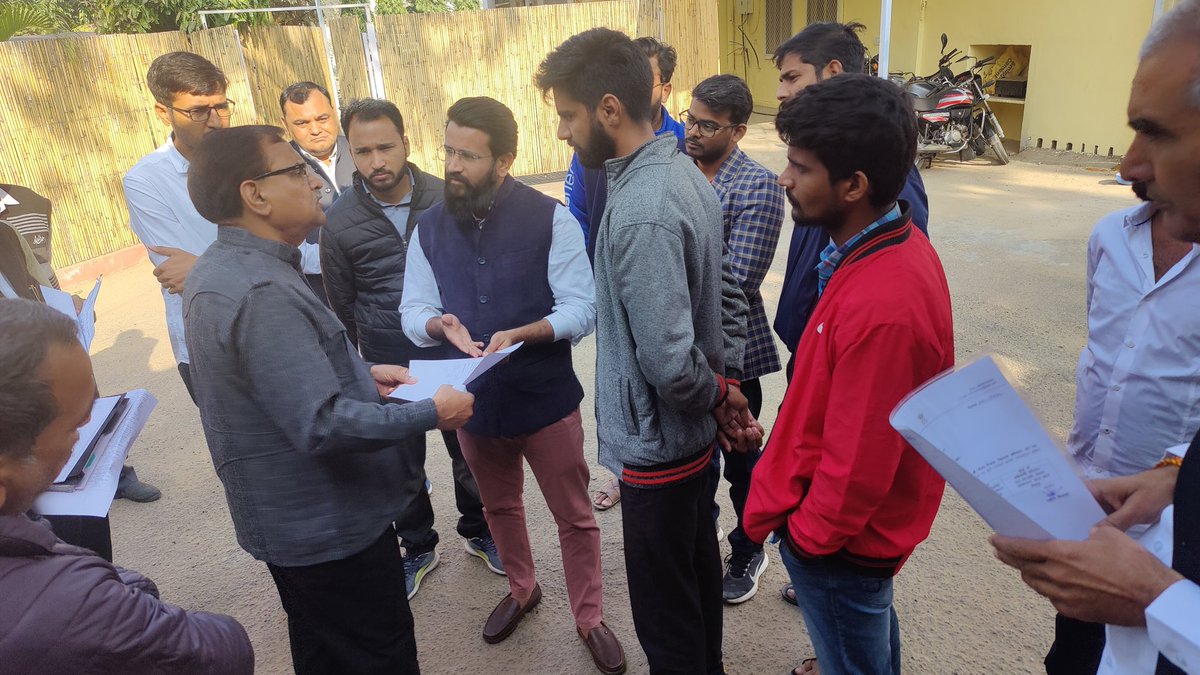 TheUpenYadav's tweet photo. (PWD)JEN भर्ती में चयनित अभ्यर्थियों को जल्द नियुक्ति देने की मांग को लेकर PWDमंत्री @bhajanlaljatav जी से और PHED में चयनित अभ्यर्थियों को जल्द नियुक्ति देने की मांग को लेकर मंत्री@DrMaheshJoshimp जी से चयनित अभ्यर्थीयो के साथ मुलाकात की,
वनपाल भर्ती का परिणाम भी जल्द जारी होगा, https://t.co/7zQpCjwWsD